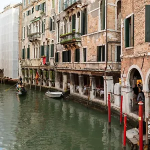 Al Sotoportego Venezia